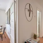 Belém Light Filled Apartment, By Timecooler Appartement