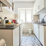 Belém Light Filled Apartment, By Timecooler Appartement