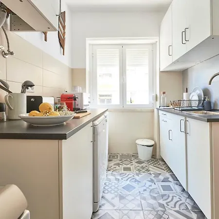 Belem Light Filled Apartment, By Timecooler アパート