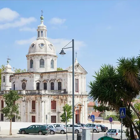 Belem Light Filled Apartment, By Timecooler *