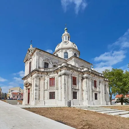 Belem Light Filled Apartment, By Timecooler דירה *